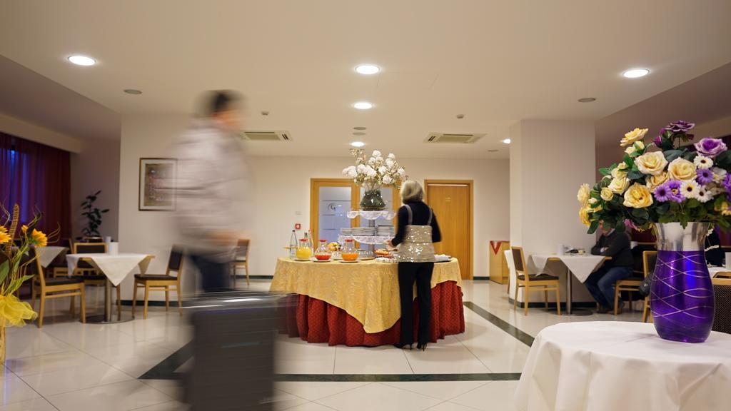 Garden Hotel Arezzo Bagian luar foto