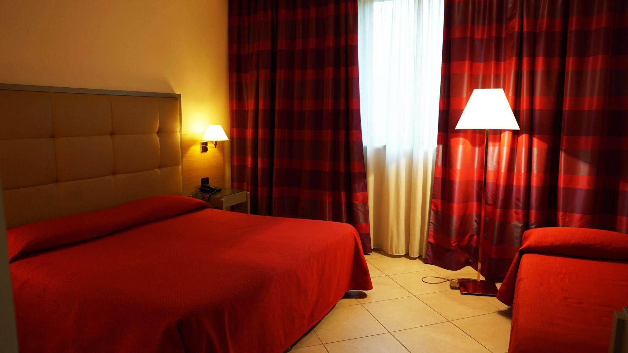 Garden Hotel Arezzo Bagian luar foto